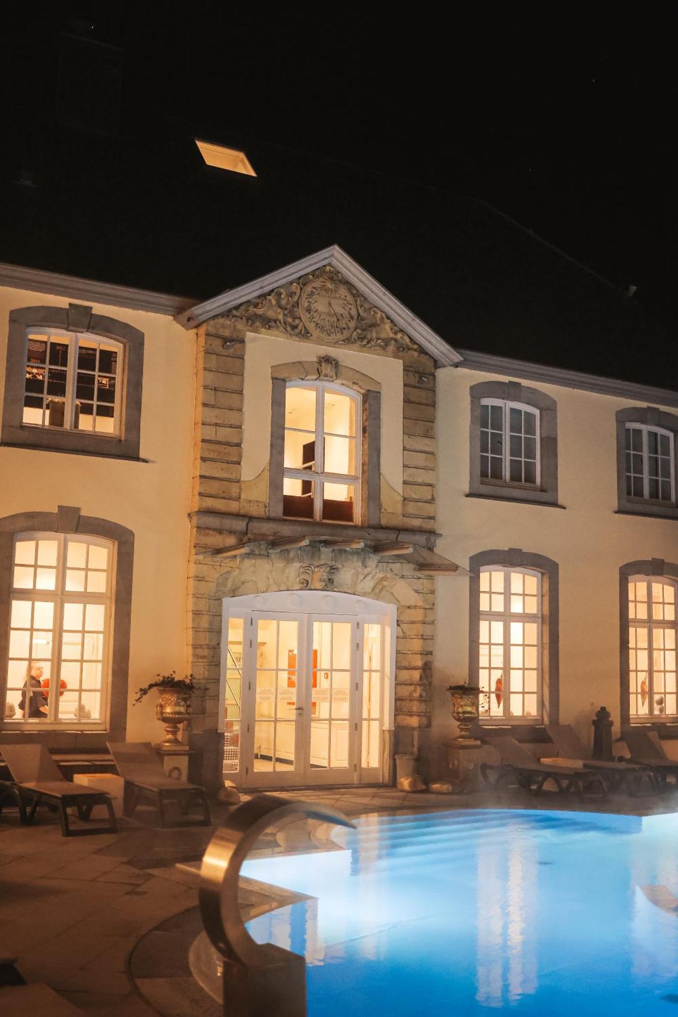Hotel Le Chateau Des Thermes 4*